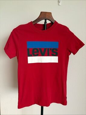 Levi's Red Tee with Blue, M (10/12)